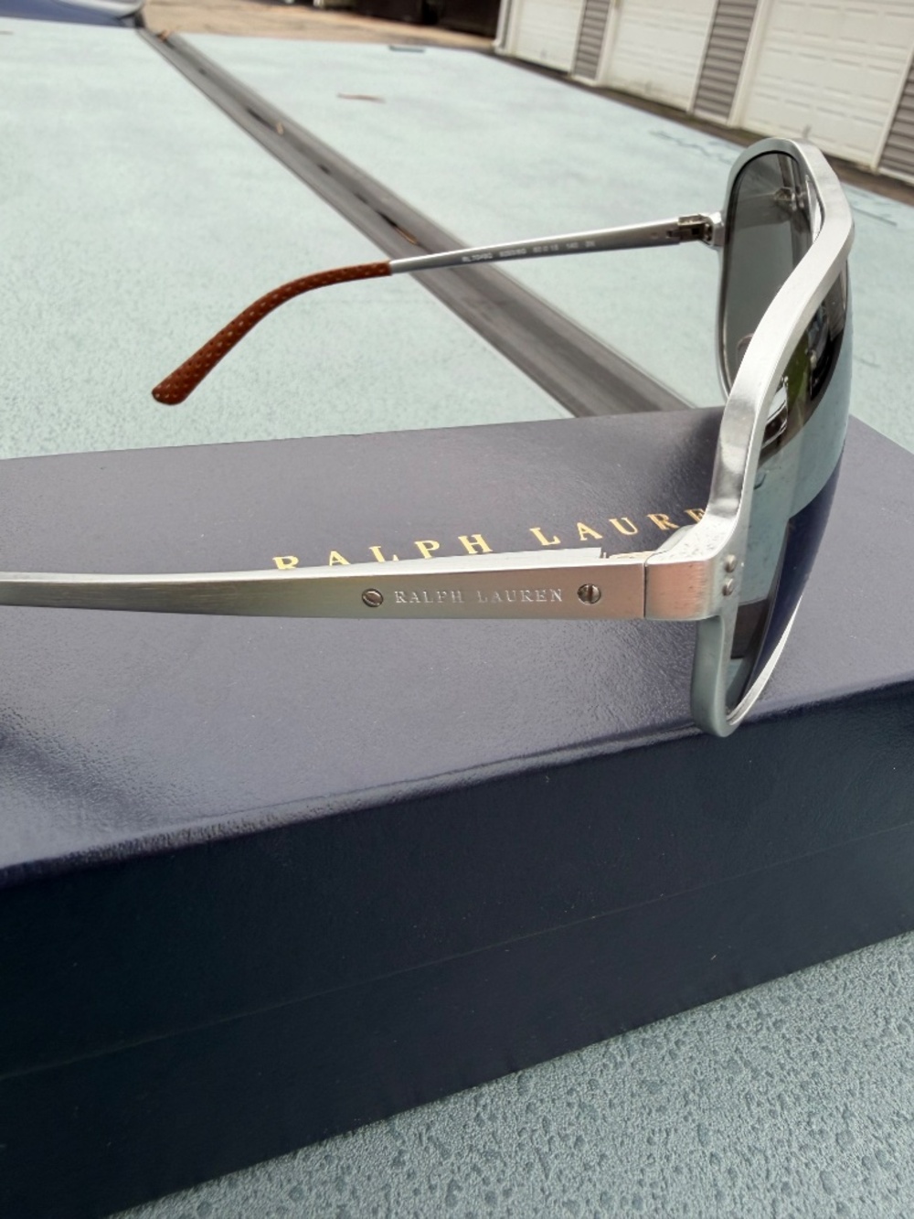 Sunglasses - Picture 3 of 8